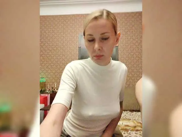 bunnydollstella – webcam model profile photo Image 9