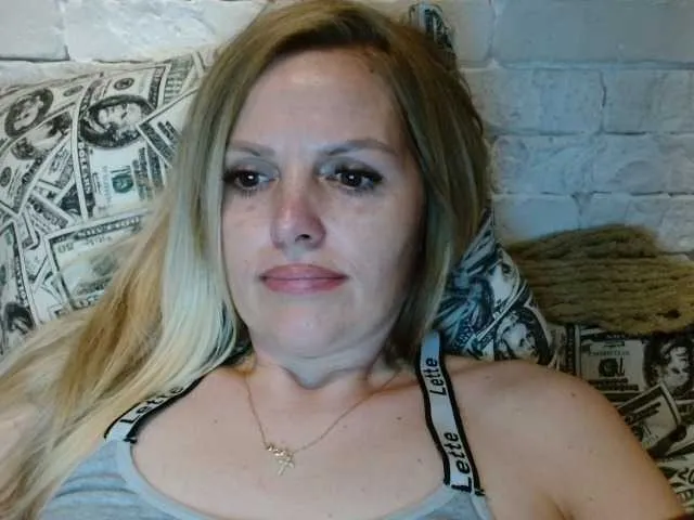 aberachmackay – webcam model profile photo Image 19