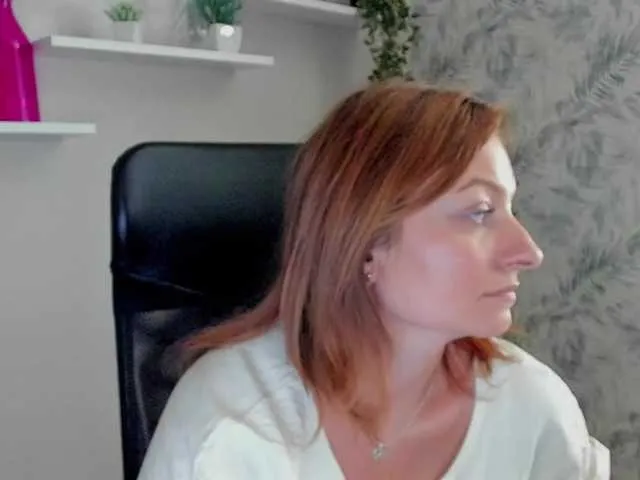 mikka_ela – webcam model profile photo Image 2
