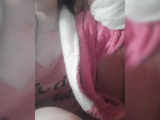 lila_elliot – webcam model profile photo Image 4