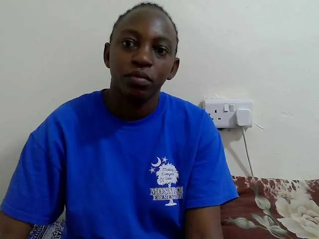 MinniMia – webcam model profile photo Image 8