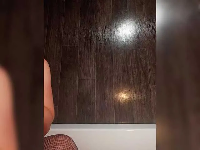 LoveAndSex24 – webcam model profile photo Image 3