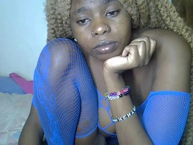 blondefoxsilverfox – webcam model profile photo Image 19