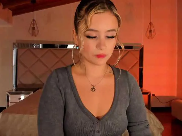 AnnaBrooks Image 4