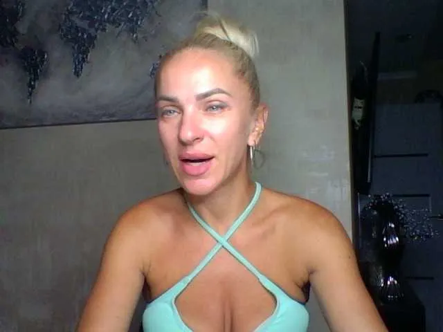 ella_squirt – webcam model profile photo Image 15