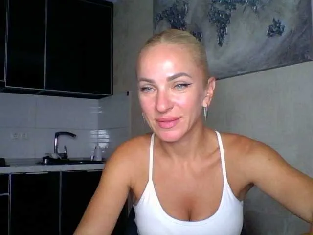 ella_squirt – webcam model profile photo Image 18