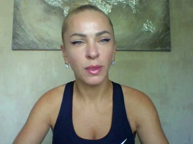 ella_squirt – webcam model profile photo Image 3