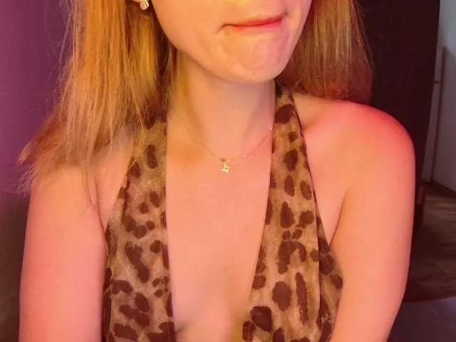 naughty_babe000 – webcam model profile photo Image 7