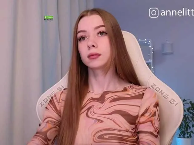 onlygia – webcam model profile photo Image 4