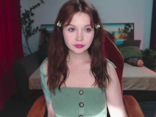 SheOnShe – webcam model profile photo Image 11