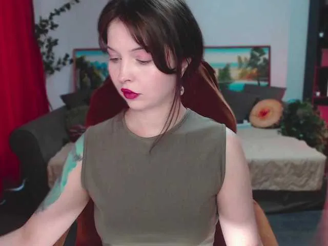 SheOnShe – webcam model profile photo Image 6