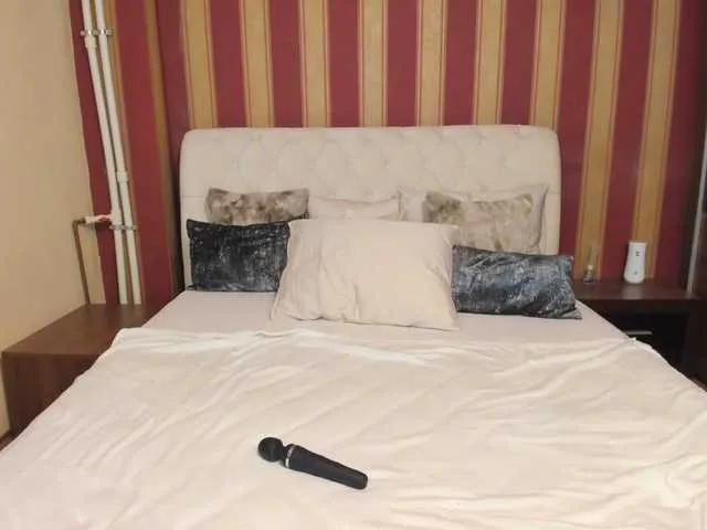 inspiration_in_frame – webcam model profile photo Image 14