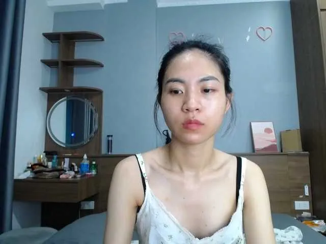 shiny-lily – webcam model profile photo Image 16