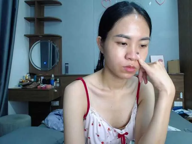 shiny-lily – webcam model profile photo Image 18