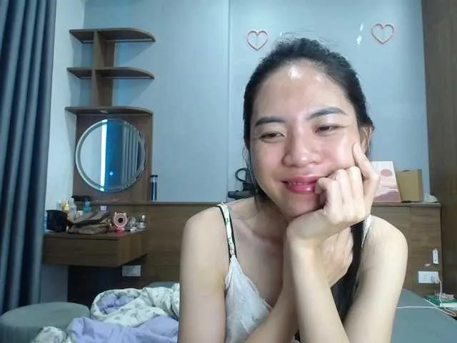 shiny-lily – webcam model profile photo Image 7