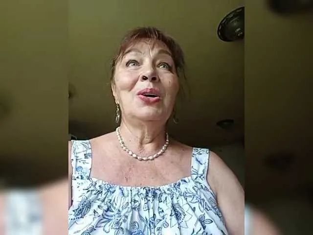 Dooomina35 – webcam model profile photo Image 2