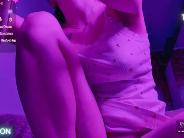 AlexisGrays – webcam model profile photo Image 4