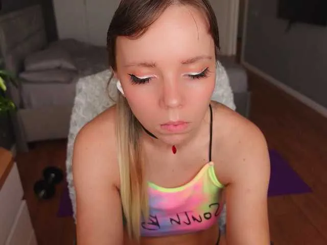 wellicaren – webcam model profile photo Image 7