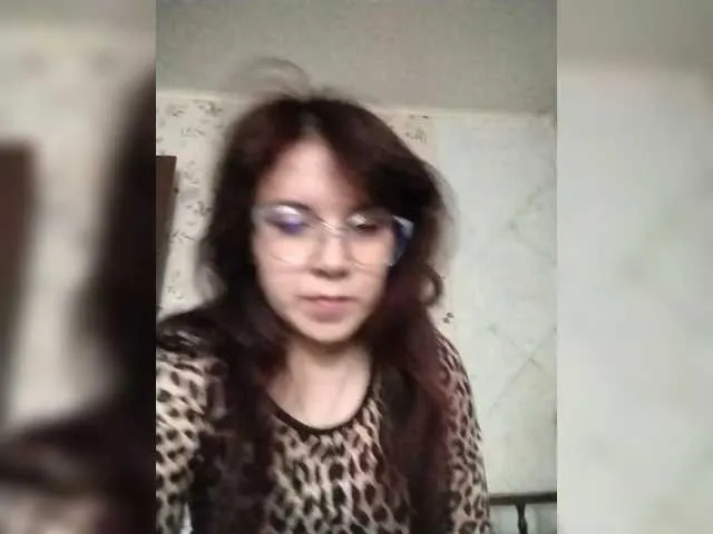 WhoreRobot – webcam model profile photo Image 4