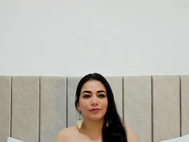 glossybabe_ – webcam model profile photo Image 15