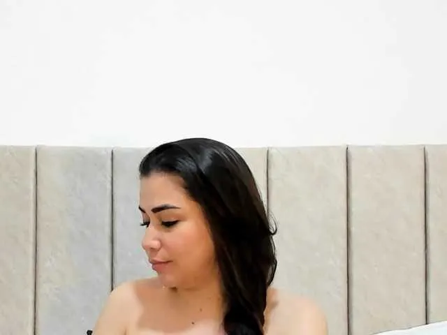 glossybabe_ – webcam model profile photo Image 16