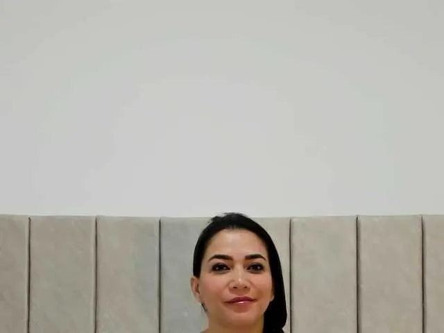 glossybabe_ – webcam model profile photo Image 18