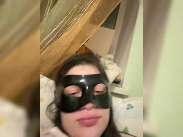 MaddieBryggs – webcam model profile photo Image 3