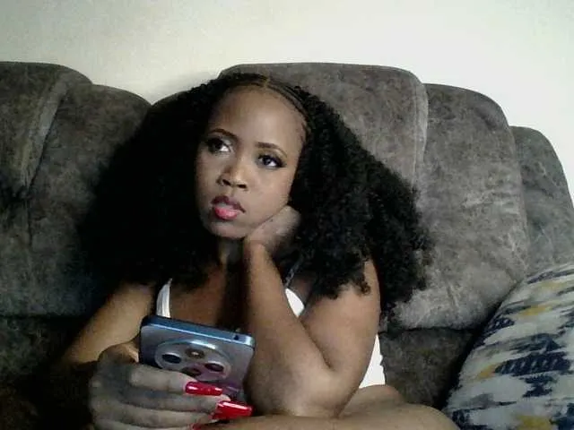 glossybabe_ – webcam model profile photo Image 13
