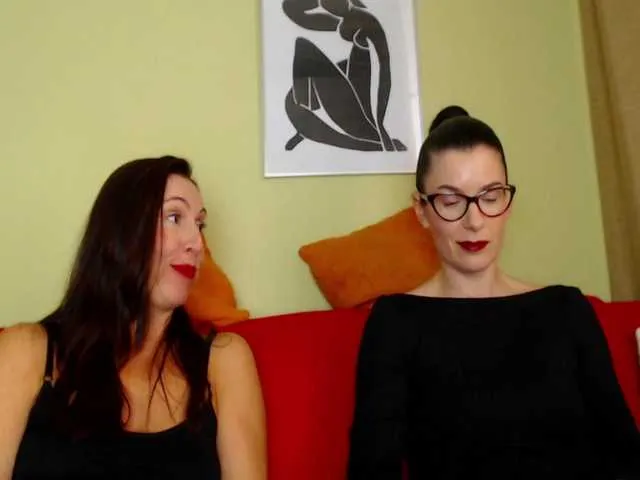 LinaTwins – webcam model profile photo Image 10