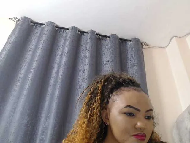 farah_love – webcam model profile photo Image 6