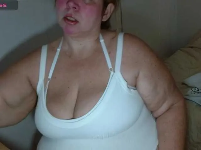 Kristallik-1 – webcam model profile photo Image 19