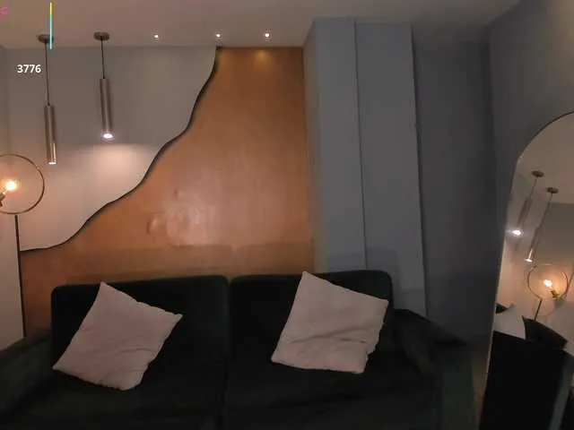 millemimi – webcam model profile photo Image 15