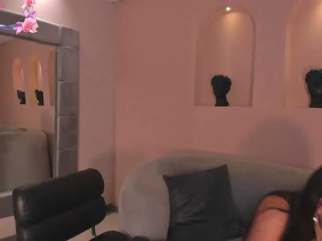 naomirhoades – webcam model profile photo Image 2