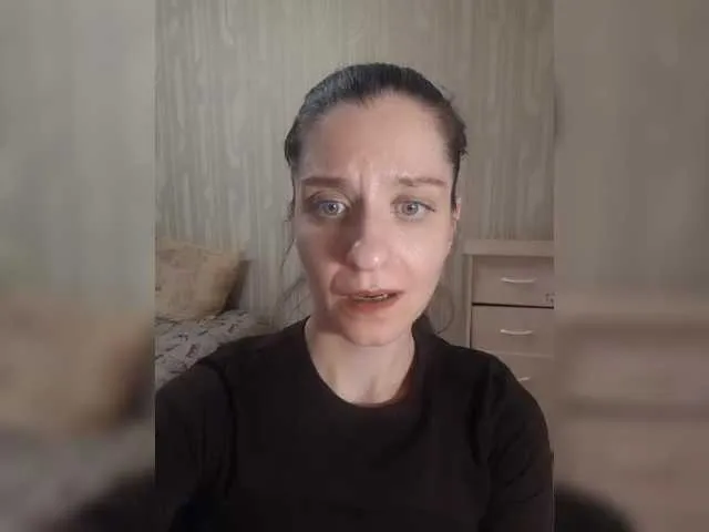 BellaTasty – webcam model profile photo