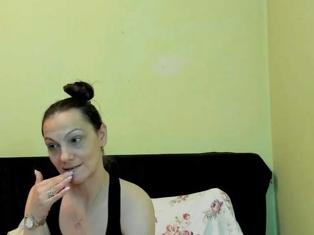 glossybabe_ – webcam model profile photo Image 14