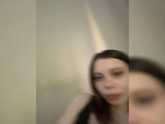 Likachkaa – webcam model profile photo Image 10