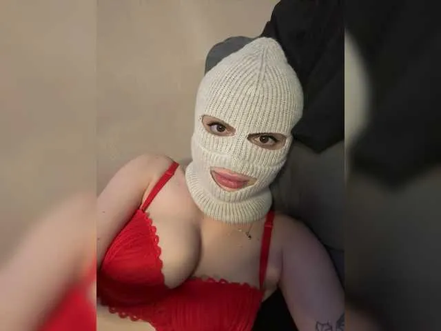 Likachkaa – webcam model profile photo Image 13