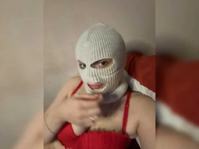 Likachkaa – webcam model profile photo Image 17