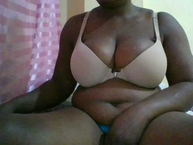 biancastrongg – webcam model profile photo Image 16