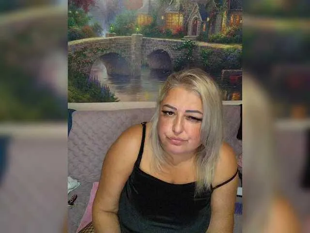 cherry_kissxx – webcam model profile photo Image 6