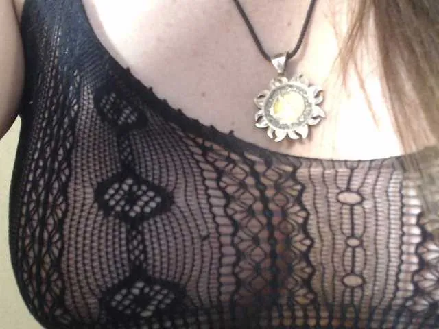 sweetateka – webcam model profile photo Image 8