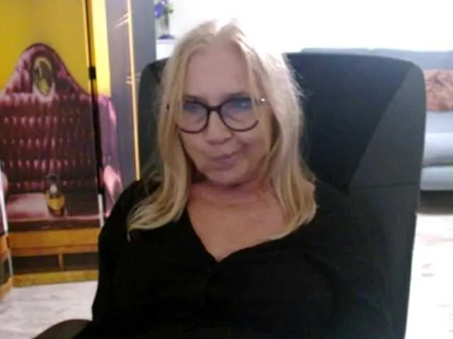 corni__ – webcam model profile photo Image 2