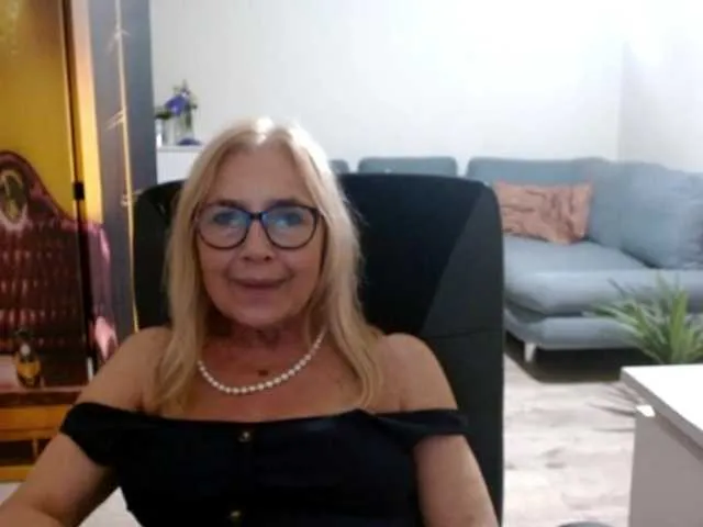 corni__ – webcam model profile photo Image 4
