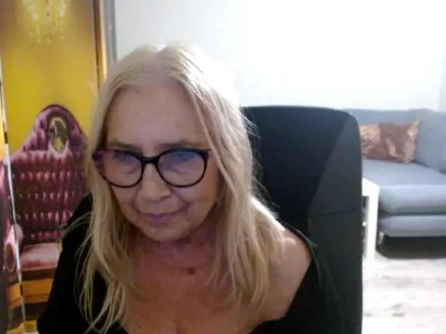 corni__ – webcam model profile photo Image 6