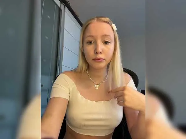 millemimi – webcam model profile photo Image 2