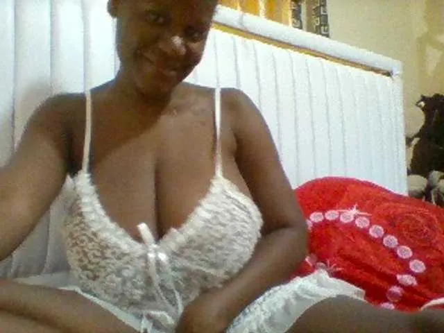 BoobieQueen Image 14