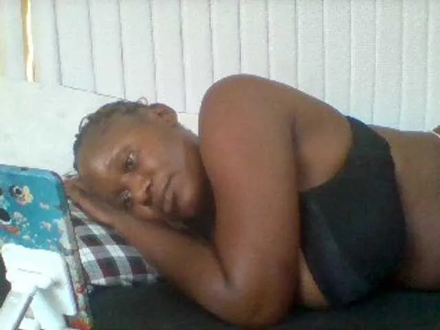 BoobieQueen Image 15