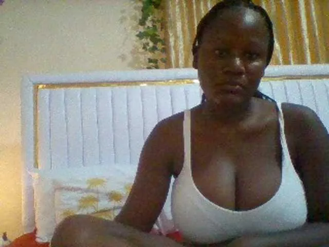 BoobieQueen Image 3