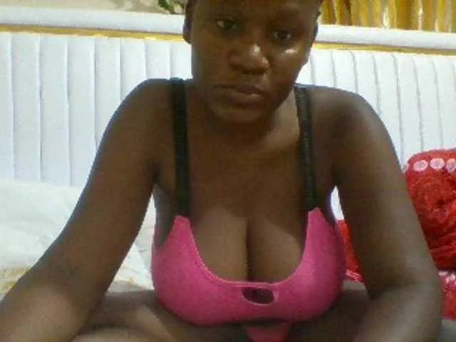 BoobieQueen Image 6