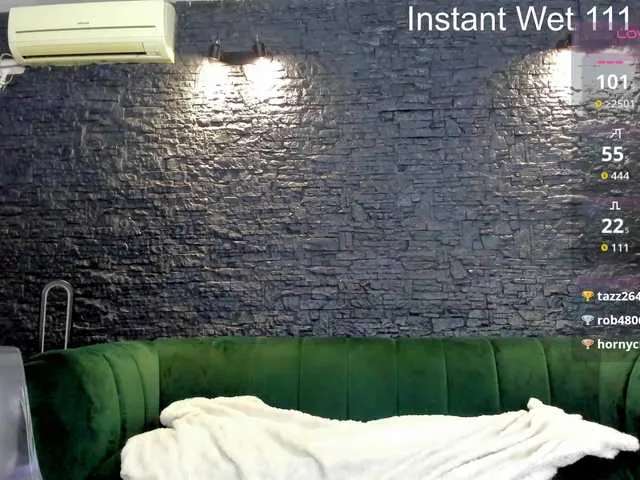 loracolins – webcam model profile photo Image 10